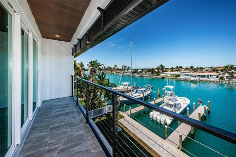 Adosado en venta en Treasure Island, Florida, 4 dormitorios, 270.9 m2 № 1910112 - foto 29
