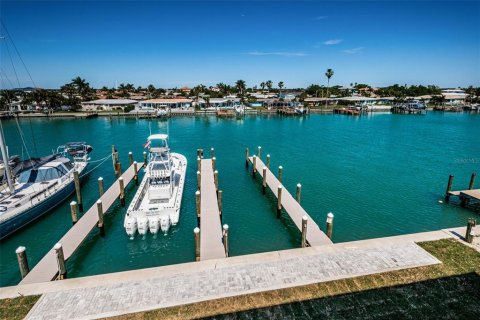 Adosado en venta en Treasure Island, Florida, 4 dormitorios, 270.9 m2 № 1910112 - foto 30