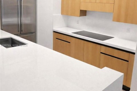 Condominio en venta en Key Biscayne, Florida, 2 dormitorios, 123.56 m2 № 2030478 - foto 2