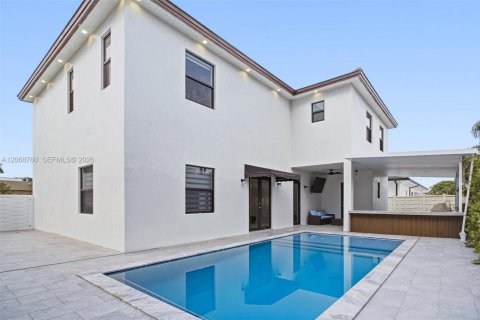 Villa ou maison à vendre à Miami, Floride: 5 chambres, 310.48 m2 № 2292525 - photo 22
