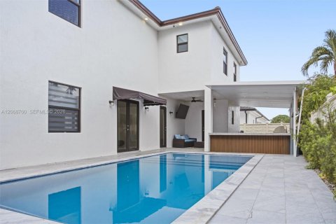 Villa ou maison à vendre à Miami, Floride: 5 chambres, 310.48 m2 № 2292525 - photo 23