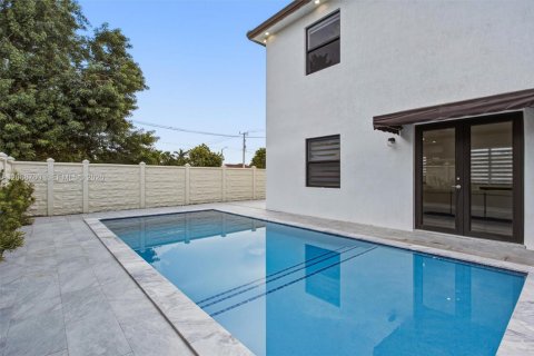 Villa ou maison à vendre à Miami, Floride: 5 chambres, 310.48 m2 № 2292525 - photo 25