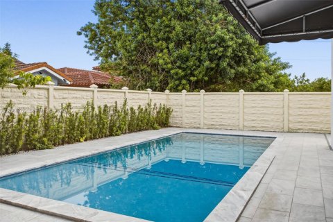 Villa ou maison à vendre à Miami, Floride: 5 chambres, 310.48 m2 № 2292525 - photo 26