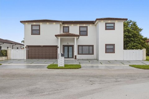 Villa ou maison à vendre à Miami, Floride: 5 chambres, 310.48 m2 № 2292525 - photo 18
