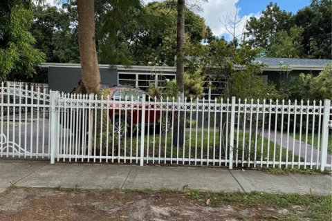 House in Miami Gardens, Florida 3 bedrooms, 111.48 sq.m. № 2076829