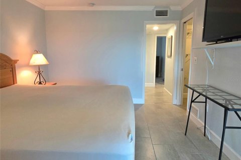 Condo in Venice, Florida, 2 bedrooms  № 1785046 - photo 19