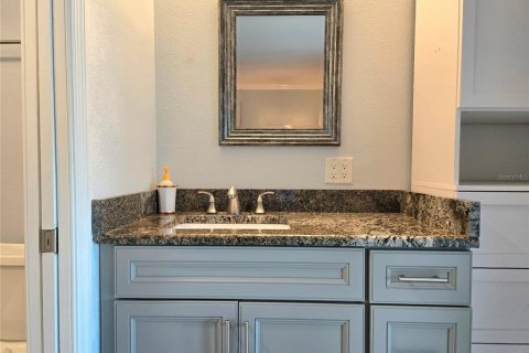 Condo in Venice, Florida, 2 bedrooms  № 1785046 - photo 24