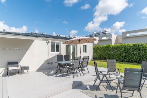 Casa en venta en Miami, Florida, 3 dormitorios, 123.93 m2 № 2039116 - foto 25