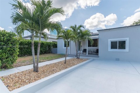 Casa en venta en Miami, Florida, 3 dormitorios, 123.93 m2 № 2039116 - foto 26