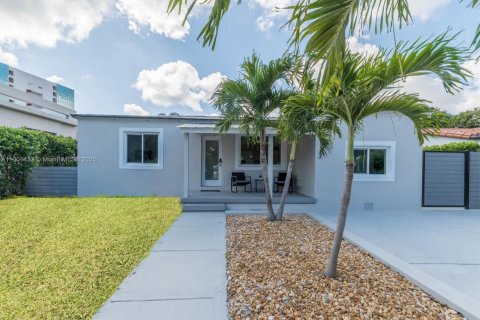 Casa en venta en Miami, Florida, 3 dormitorios, 123.93 m2 № 2039116 - foto 4