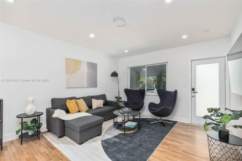Casa en venta en Miami, Florida, 3 dormitorios, 123.93 m2 № 2039116 - foto 7