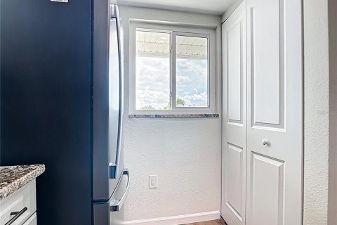 Купить кондоминиум в Лейк Сази, Флорида 6 комнат, 80.92м2, № 1906989 - фото 8
