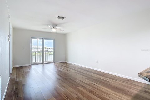 Купить кондоминиум в Лейк Сази, Флорида 6 комнат, 80.92м2, № 1906989 - фото 10