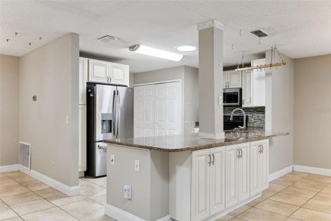 Villa ou maison à vendre à Casselberry, Floride: 4 chambres, 209.49 m2 № 2341633 - photo 15