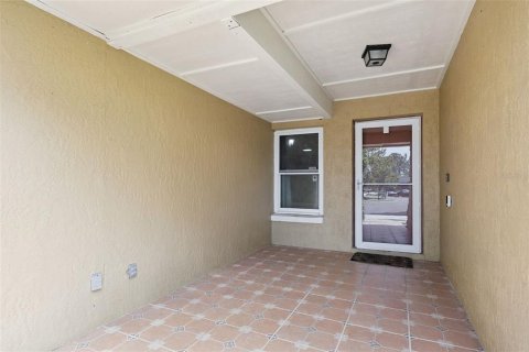 Villa ou maison à vendre à Casselberry, Floride: 4 chambres, 209.49 m2 № 2341633 - photo 4