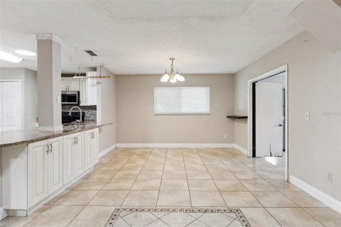 Villa ou maison à vendre à Casselberry, Floride: 4 chambres, 209.49 m2 № 2341633 - photo 13