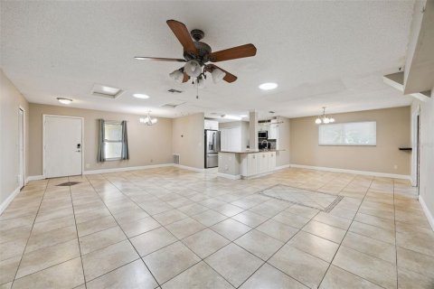 Villa ou maison à vendre à Casselberry, Floride: 4 chambres, 209.49 m2 № 2341633 - photo 11