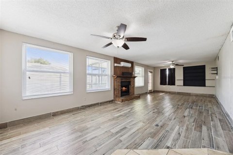 Villa ou maison à vendre à Casselberry, Floride: 4 chambres, 209.49 m2 № 2341633 - photo 21