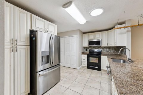 Villa ou maison à vendre à Casselberry, Floride: 4 chambres, 209.49 m2 № 2341633 - photo 18