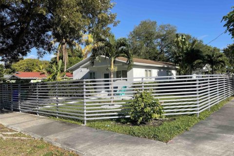 Immobilier commercial à vendre à Miami, Floride: 205.31 m2 № 1742503 - photo 14