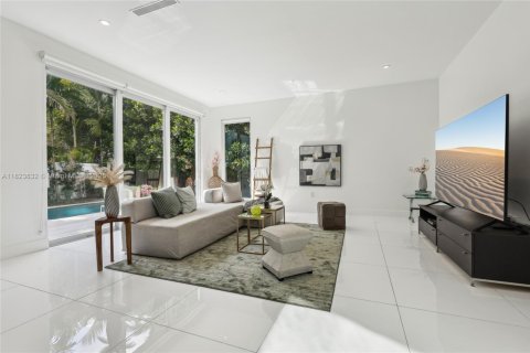 Casa en alquiler en Doral, Florida, 5 dormitorios, 328.6 m2 № 1794396 - foto 15