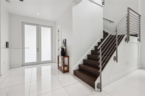 Casa en alquiler en Doral, Florida, 5 dormitorios, 328.6 m2 № 1794396 - foto 7