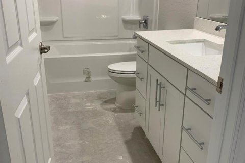 House in St. Lucie, Florida 2 bedrooms, 156.73 sq.m. № 2175346 - photo 5