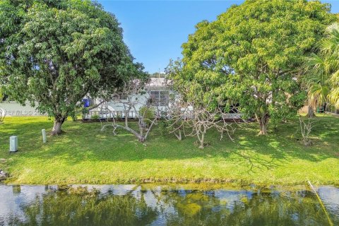 Casa en venta en Margate, Florida, 2 dormitorios, 147.44 m2 № 1989222 - foto 28