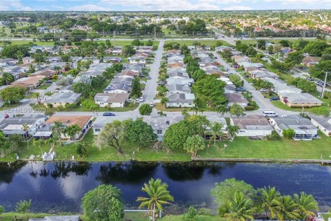 Casa en venta en Margate, Florida, 2 dormitorios, 147.44 m2 № 1989222 - foto 29