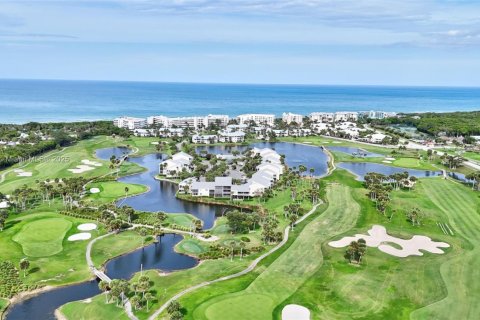 Condo in Hutchinson Island South, Florida, 2 bedrooms  № 1768242 - photo 27