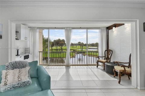 Condo in Hutchinson Island South, Florida, 2 bedrooms  № 1768242 - photo 13