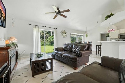 Casa en venta en Palm Coast, Florida, 3 dormitorios, 129.13 m2 № 1912160 - foto 7