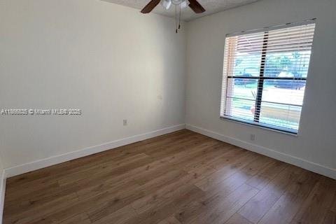 Casa en venta en Hialeah, Florida, 3 dormitorios, 134.52 m2 № 1897390 - foto 9