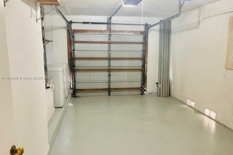 Casa en venta en Hialeah, Florida, 3 dormitorios, 134.52 m2 № 1897390 - foto 23
