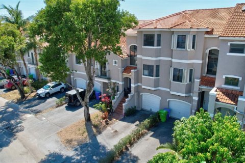 Adosado en Sunrise, Florida 4 dormitorios, 168.34 m2 № 2052396