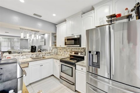 Adosado en venta en Sunrise, Florida, 4 dormitorios, 168.34 m2 № 2052396 - foto 13