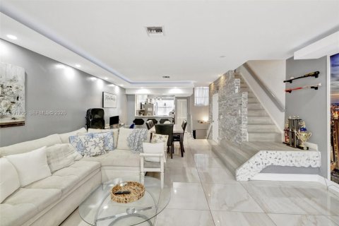 Adosado en venta en Sunrise, Florida, 4 dormitorios, 168.34 m2 № 2052396 - foto 23