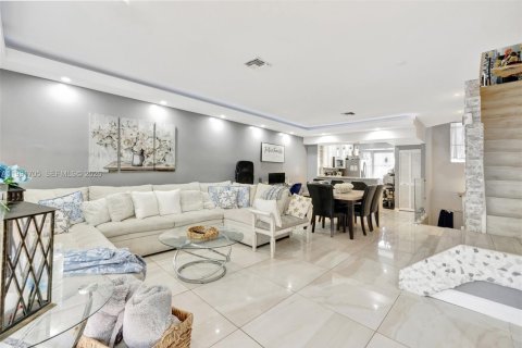 Adosado en venta en Sunrise, Florida, 4 dormitorios, 168.34 m2 № 2052396 - foto 21