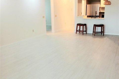 Casa en alquiler en Sarasota, Florida, 2 dormitorios, 124.49 m2 № 1909139 - foto 13