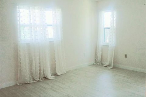 Casa en alquiler en Sarasota, Florida, 2 dormitorios, 124.49 m2 № 1909139 - foto 15