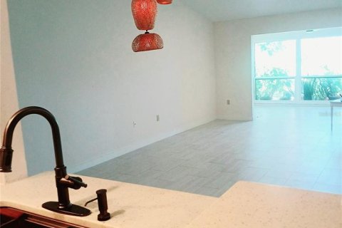 Casa en alquiler en Sarasota, Florida, 2 dormitorios, 124.49 m2 № 1909139 - foto 24