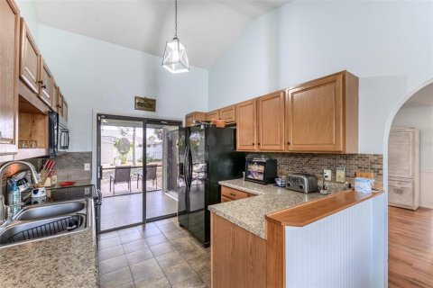 House in Port Charlotte, Florida 3 bedrooms, 115.38 sq.m. № 2094807 - photo 9