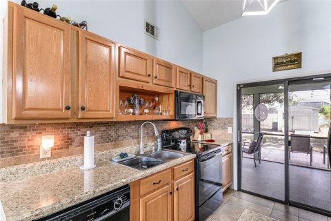 House in Port Charlotte, Florida 3 bedrooms, 115.38 sq.m. № 2094807 - photo 7