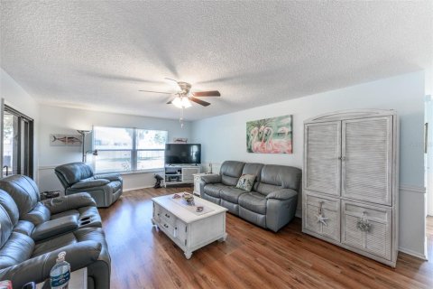 House in Port Charlotte, Florida 3 bedrooms, 115.38 sq.m. № 2094807 - photo 14
