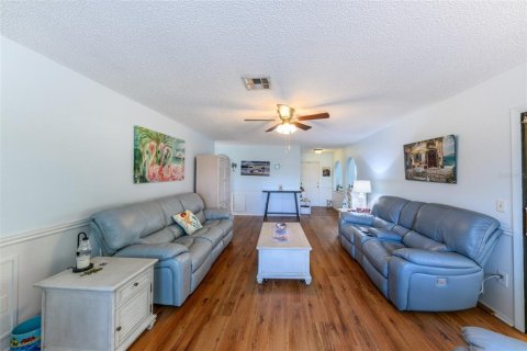 House in Port Charlotte, Florida 3 bedrooms, 115.38 sq.m. № 2094807 - photo 19