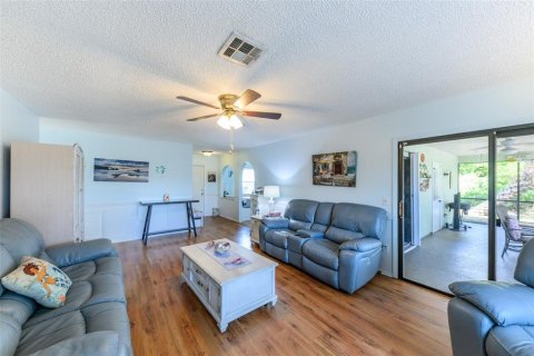 House in Port Charlotte, Florida 3 bedrooms, 115.38 sq.m. № 2094807 - photo 16