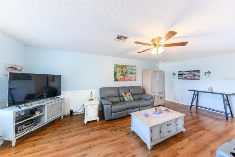 House in Port Charlotte, Florida 3 bedrooms, 115.38 sq.m. № 2094807 - photo 20