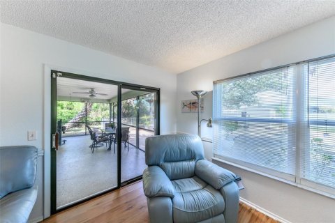 House in Port Charlotte, Florida 3 bedrooms, 115.38 sq.m. № 2094807 - photo 17