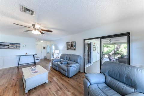 House in Port Charlotte, Florida 3 bedrooms, 115.38 sq.m. № 2094807 - photo 18