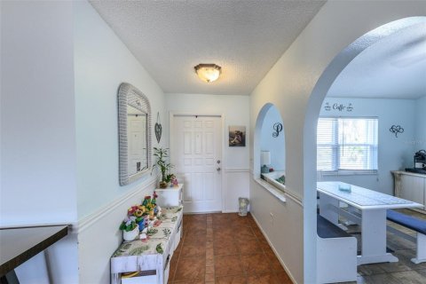 House in Port Charlotte, Florida 3 bedrooms, 115.38 sq.m. № 2094807 - photo 13